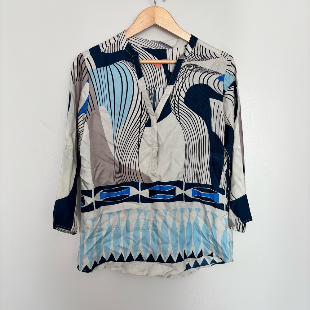 Vilagallo 100% Silk Abstract Geometric Print Blouse Blue Navy White Size 42